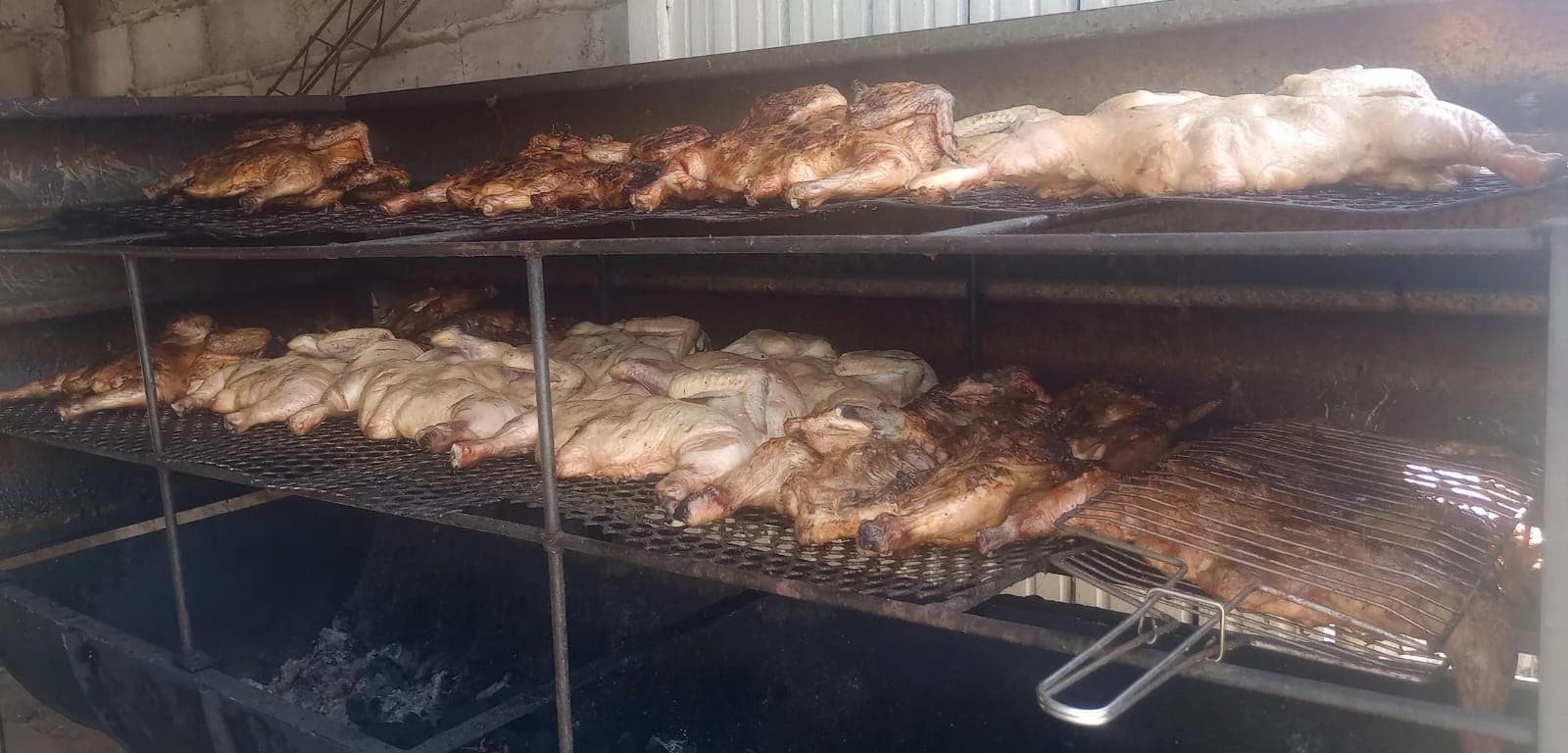Misto — porco, frango e linguiça toscana