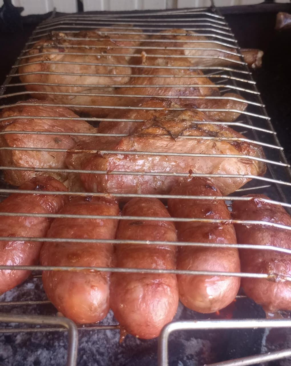 O nosso Misto Completo vem com carnes selecionadas, temperadas na medida certa e prontas para fazer sucesso na sua mesa: