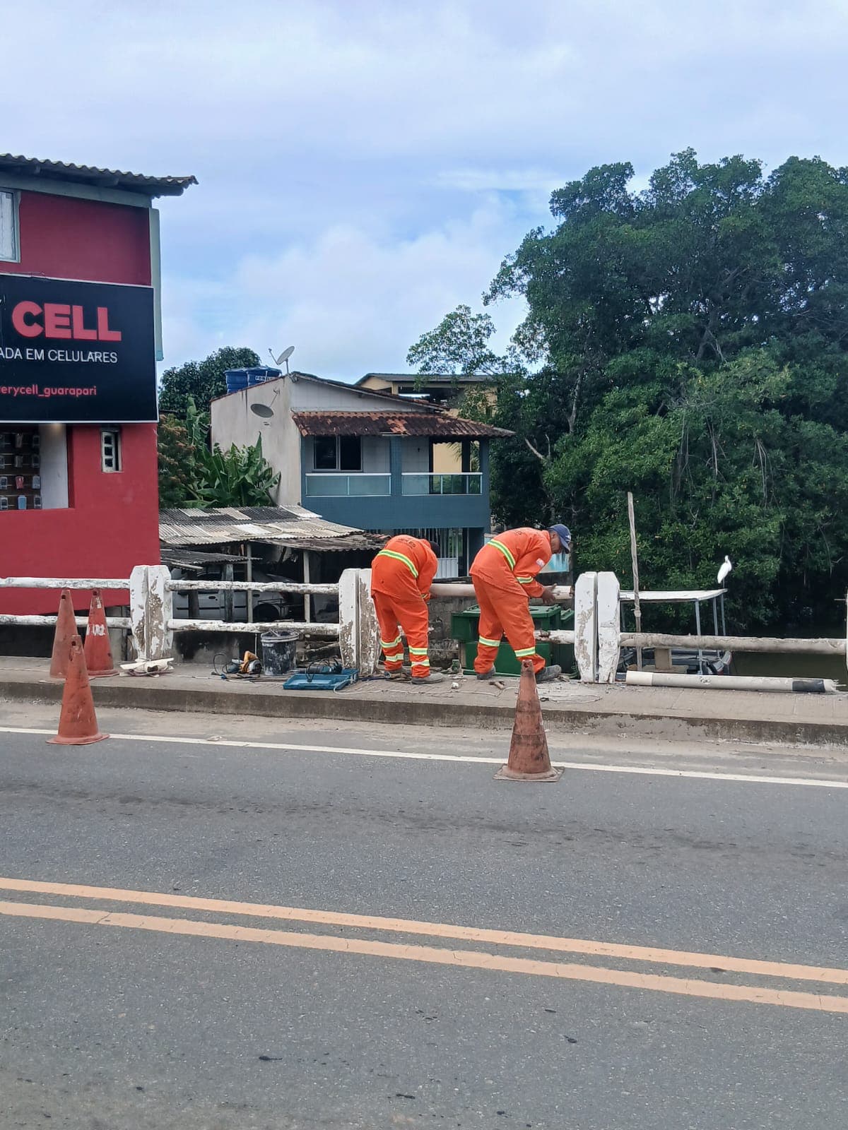 Estão dando uma melhorada na ponte