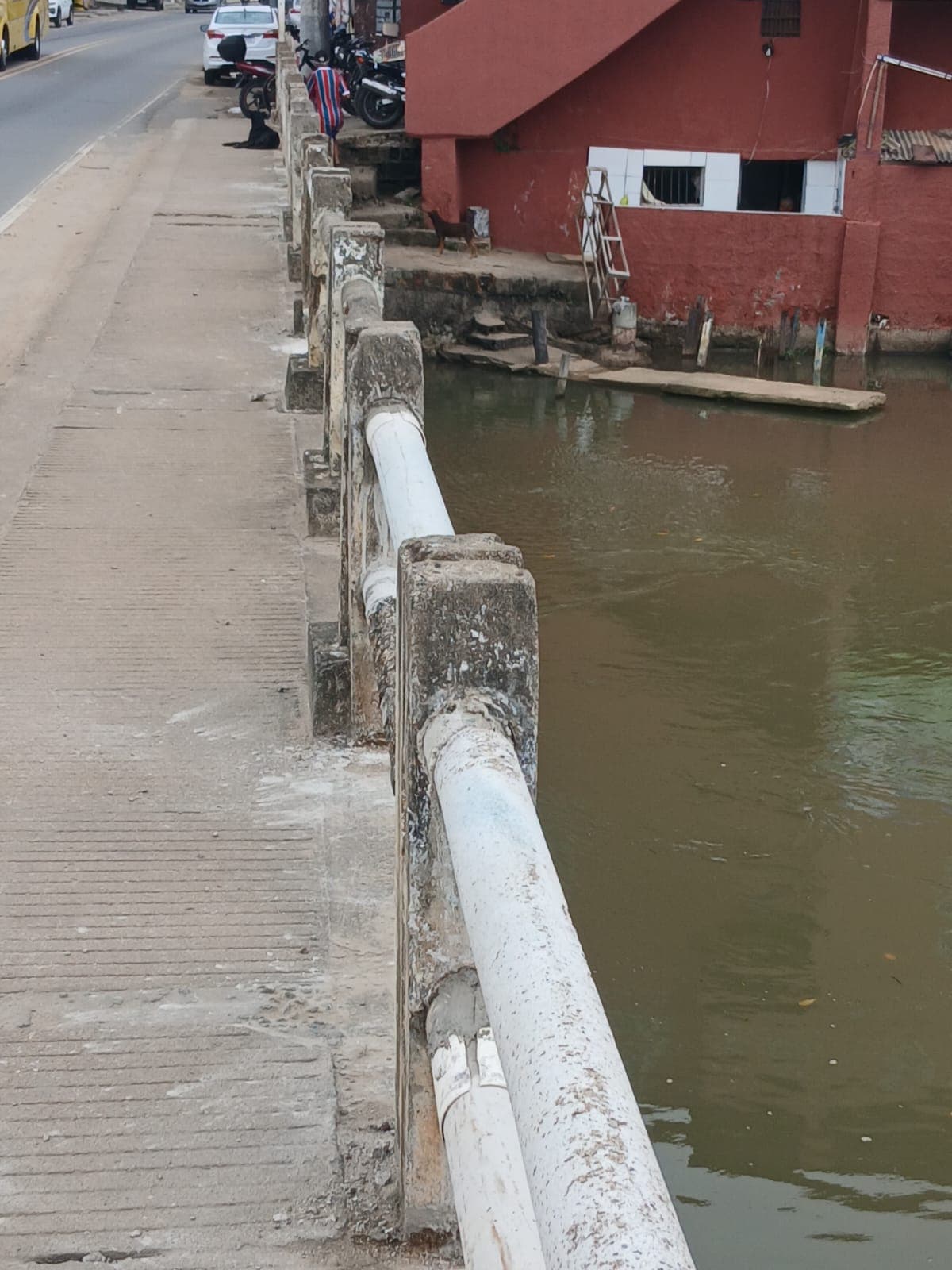 Estão dando uma melhorada na ponte