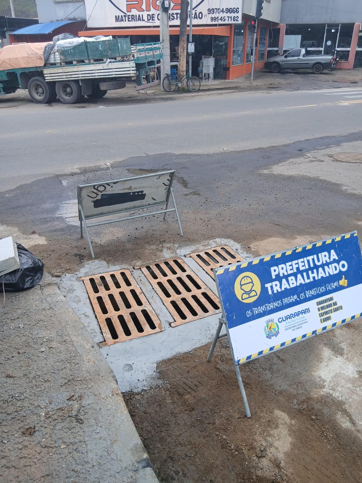 Agradecer a prefeitura um pedido que fiz a troca desse bueiro na entrada do sabia